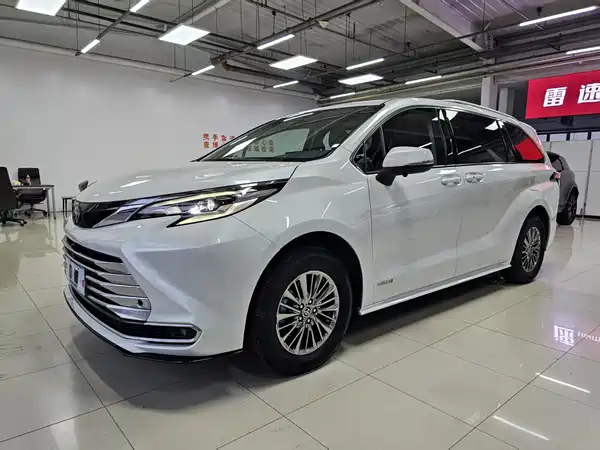 Toyota Sienna 2023