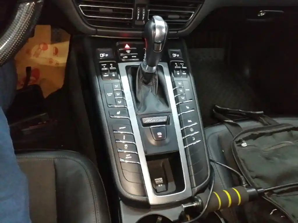 Porsche Macan 2019 — фото 14