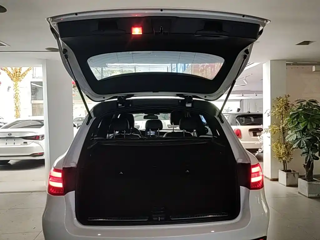 Mercedes-Benz GLC 2016 — фото 15