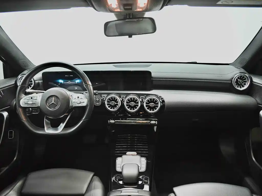 Mercedes-Benz A-Class 2022 — фото 17