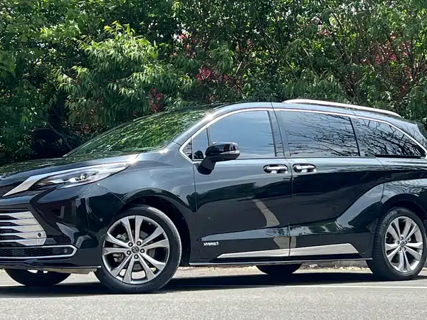 Toyota Sienna 2023