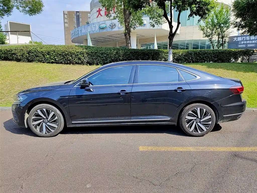 Volkswagen Passat 2025 — фото 3