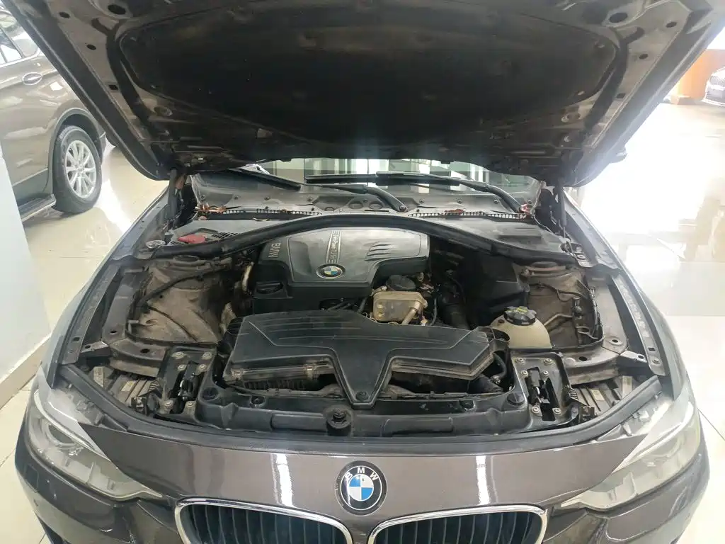 BMW 3 Series 2015 — фото 20