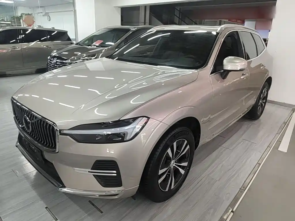 Volvo XC60 2023 — фото 2