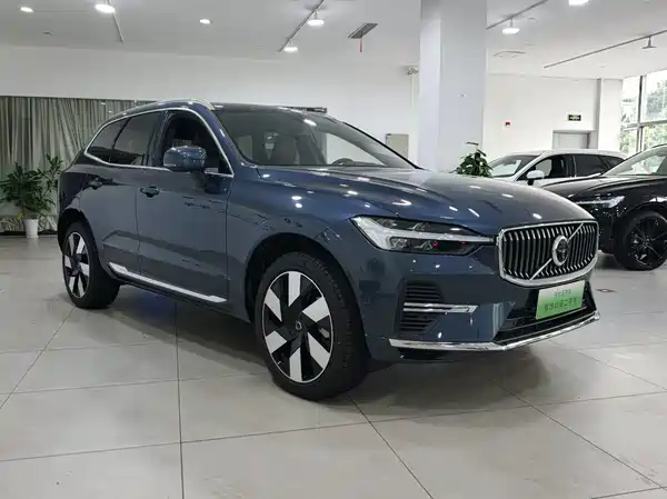Volvo XC60 Plug-In Hybrid 2025