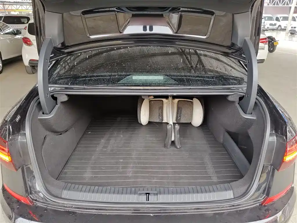 Volkswagen Passat PHEV 2019 — фото 19