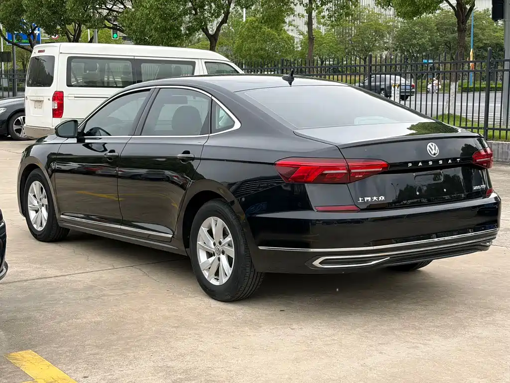 Volkswagen Passat 2020 — фото 5