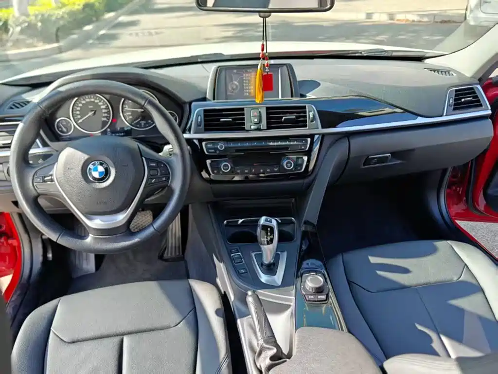 BMW 3 Series 2016 — фото 11