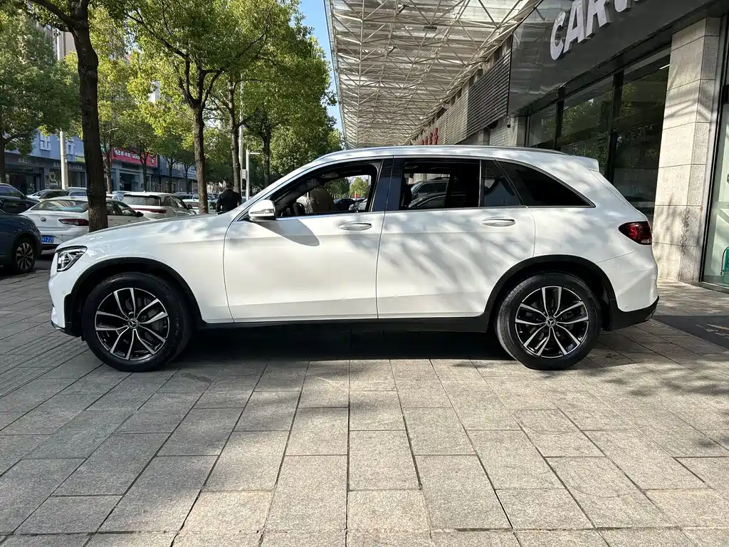 Mercedes-Benz GLC 2021 — фото 13