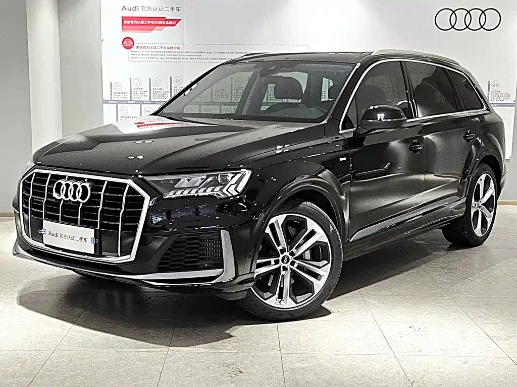 Audi Q7 2024 — фото 1