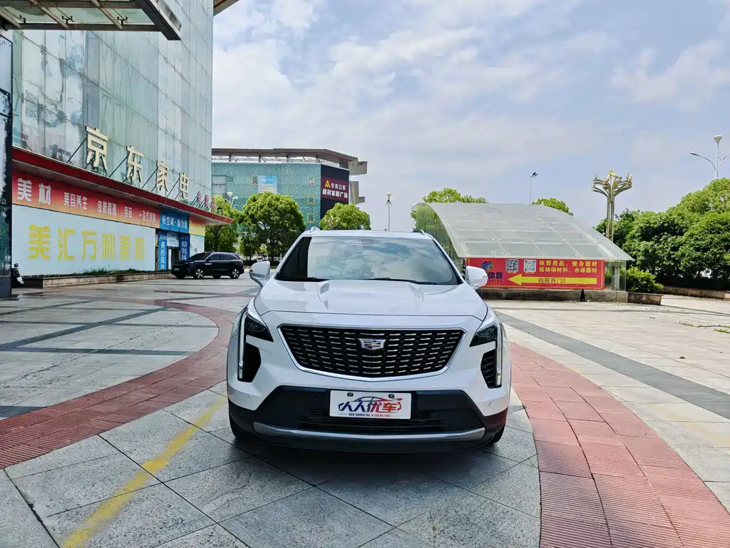 Cadillac XT4 2021 — фото 2