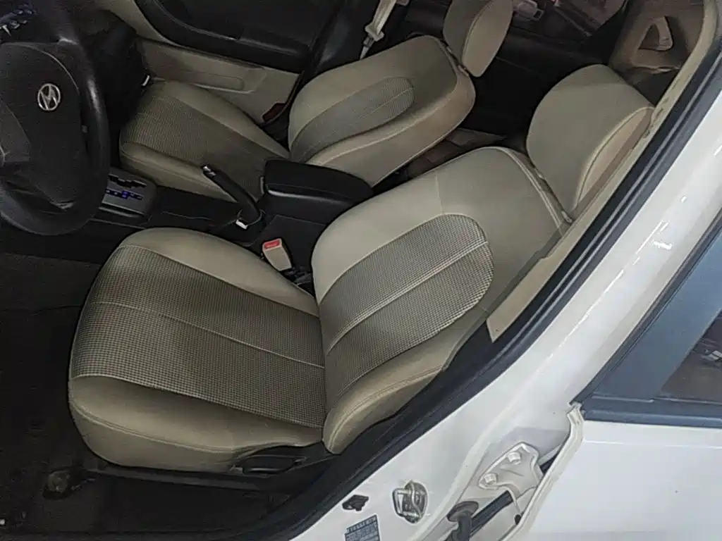Hyundai Elantra 2014 — фото 15