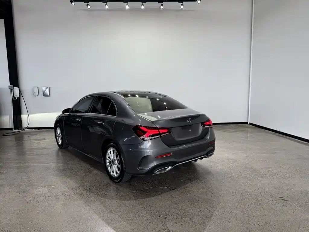Mercedes-Benz A-Class 2021 — фото 11
