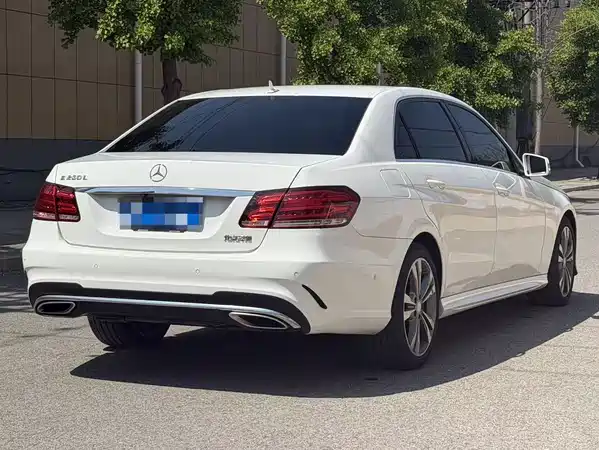 Mercedes-Benz E-Class 2015