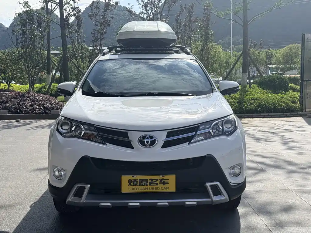 Toyota RAV4 2015 — фото 2