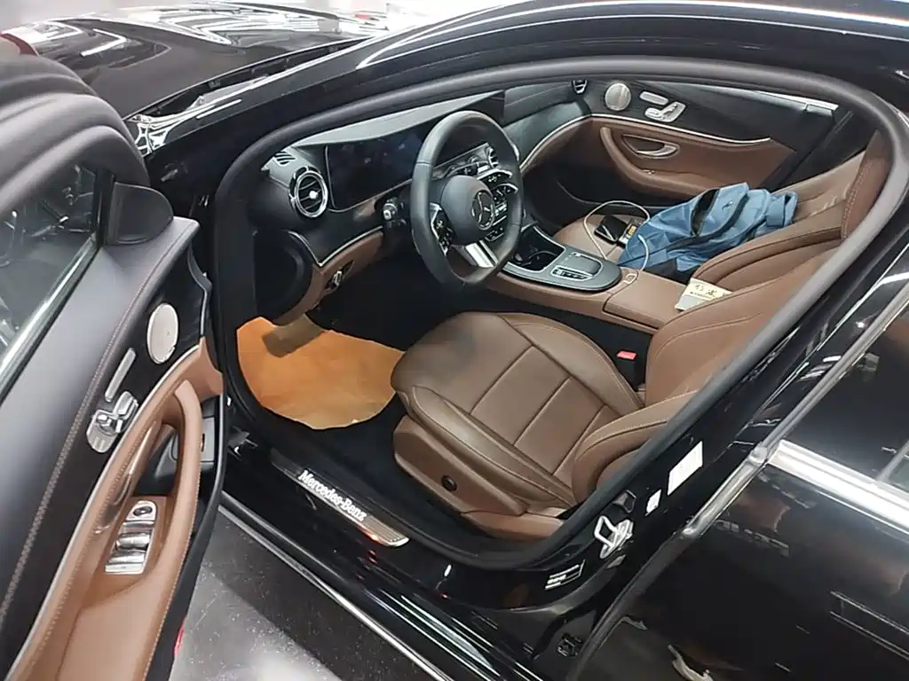 Mercedes-Benz E-Class 2023 — фото 23