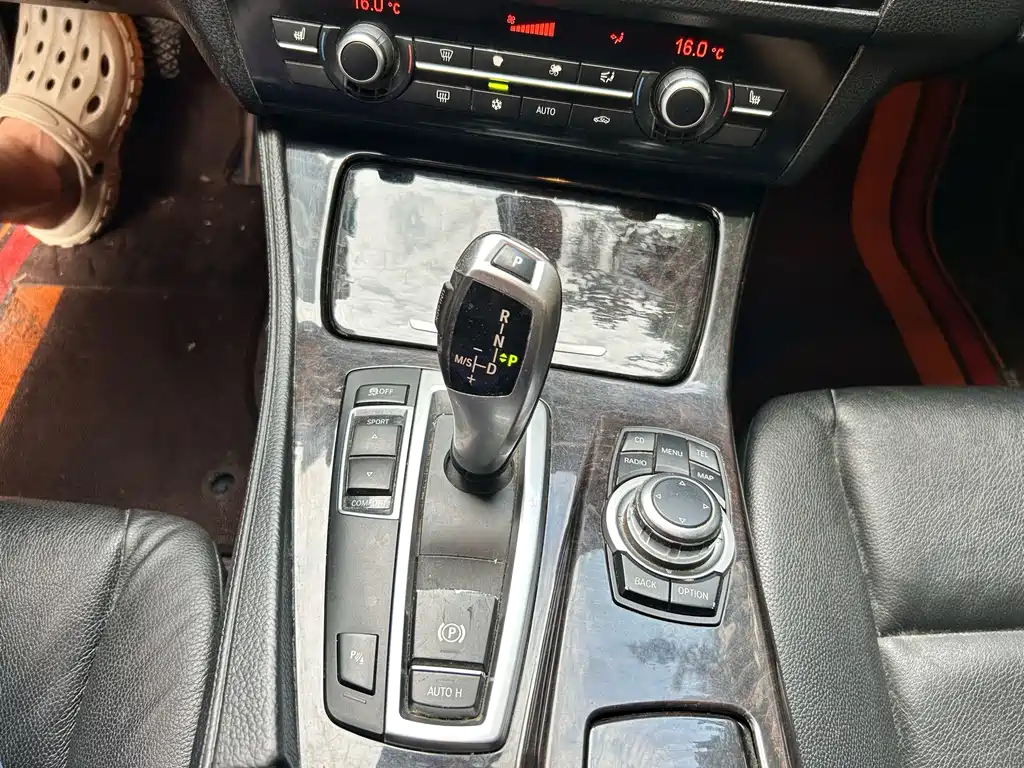 BMW 5 Series 2013 — фото 11