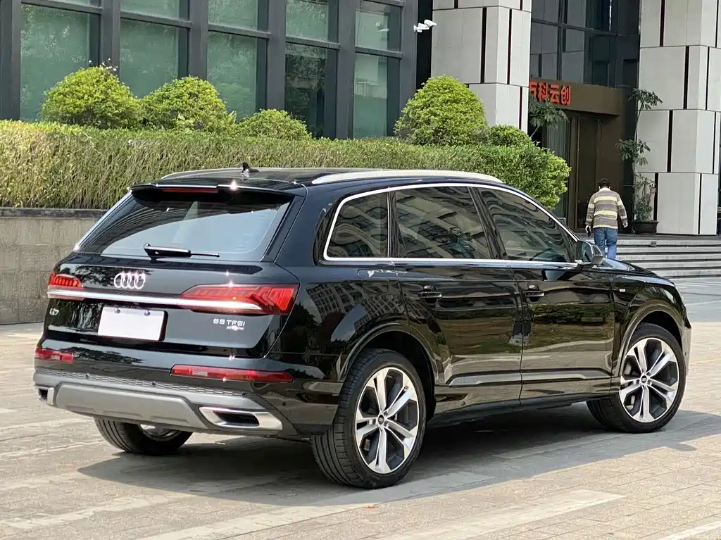 Audi Q7 2021 — фото 4