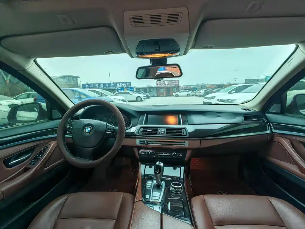 BMW 5 Series 2015 — фото 9