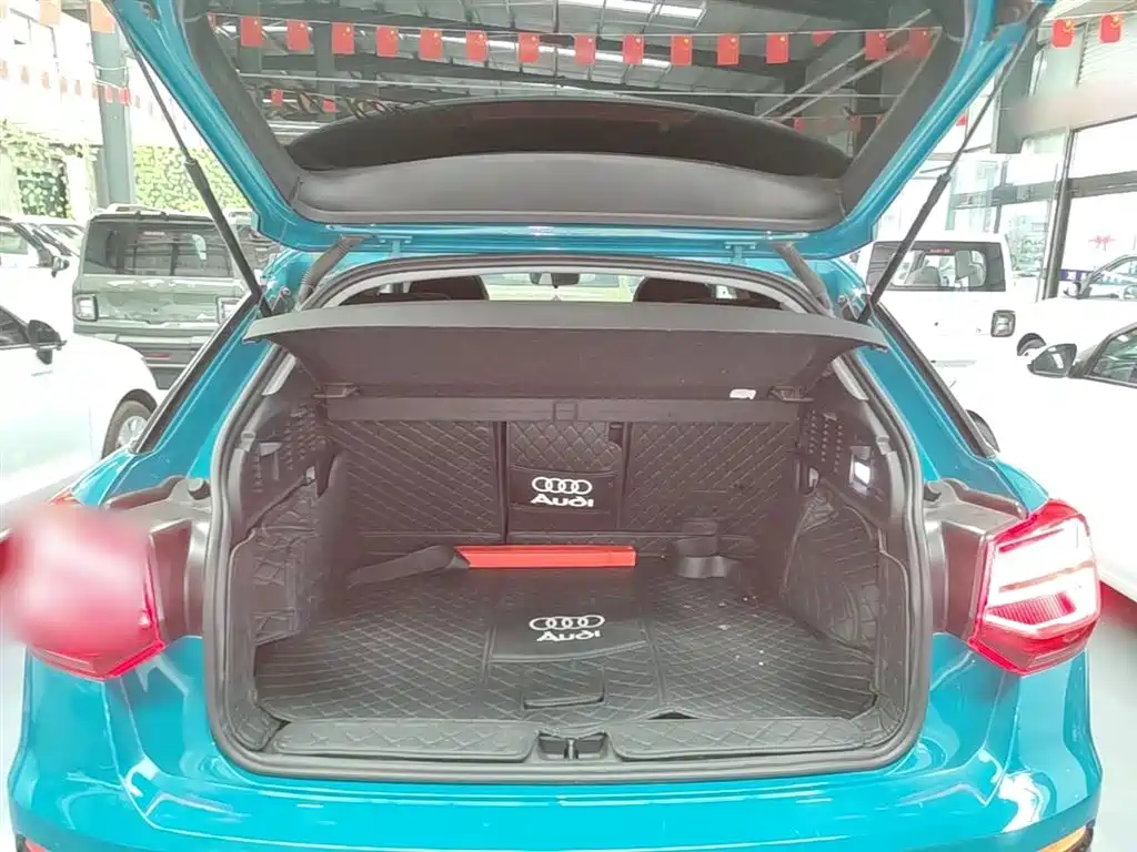 Audi Q2L 2020 — фото 19