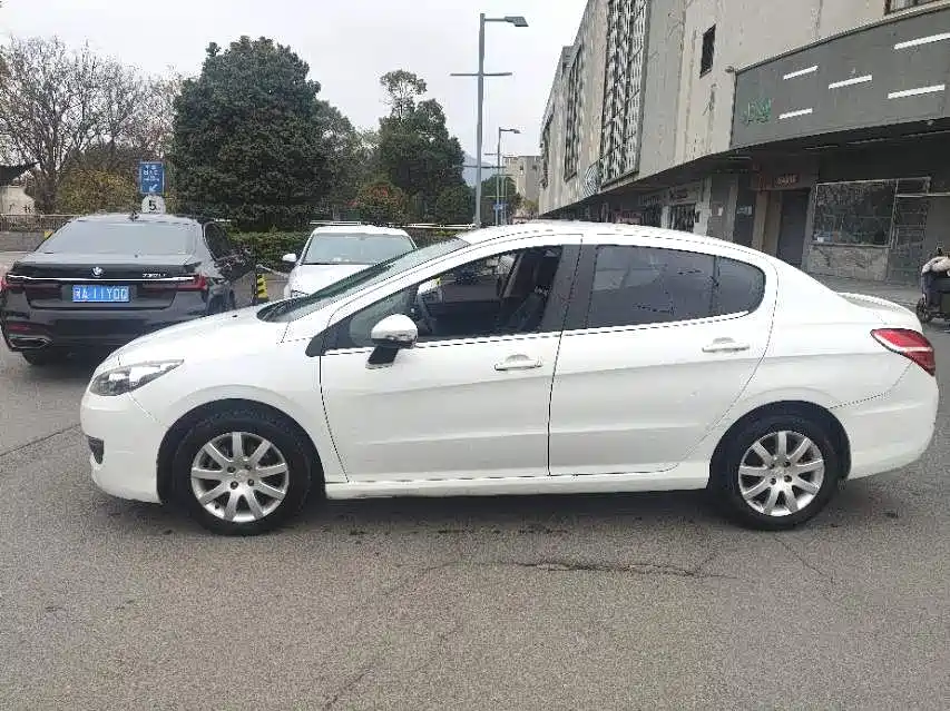 Peugeot 308 2016