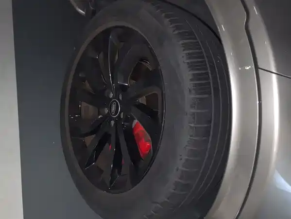 Land Rover Discovery Sport 2021