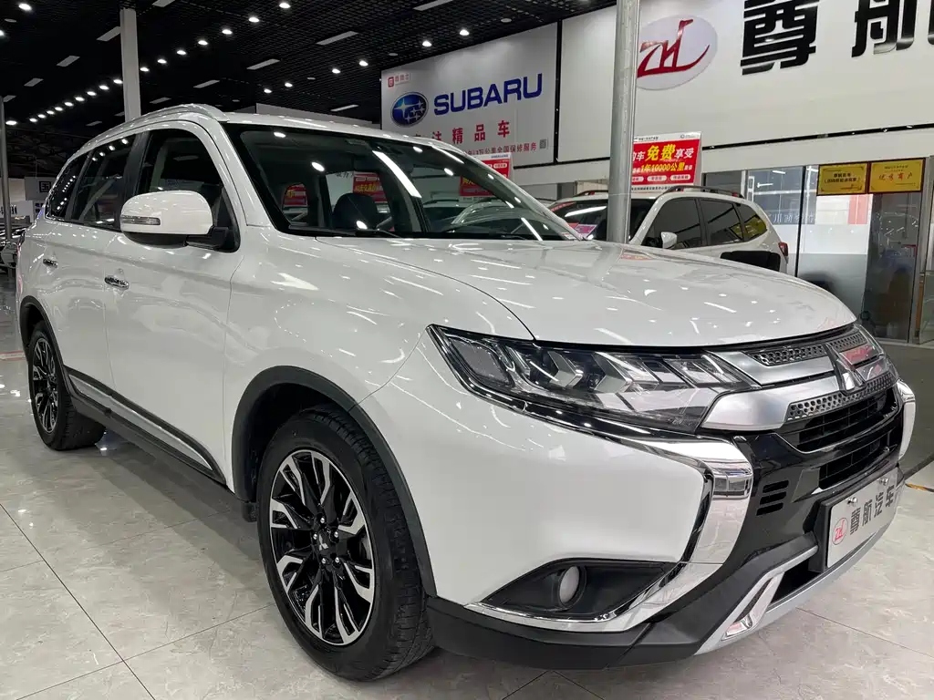 Mitsubishi Outlander 2019 — фото 9