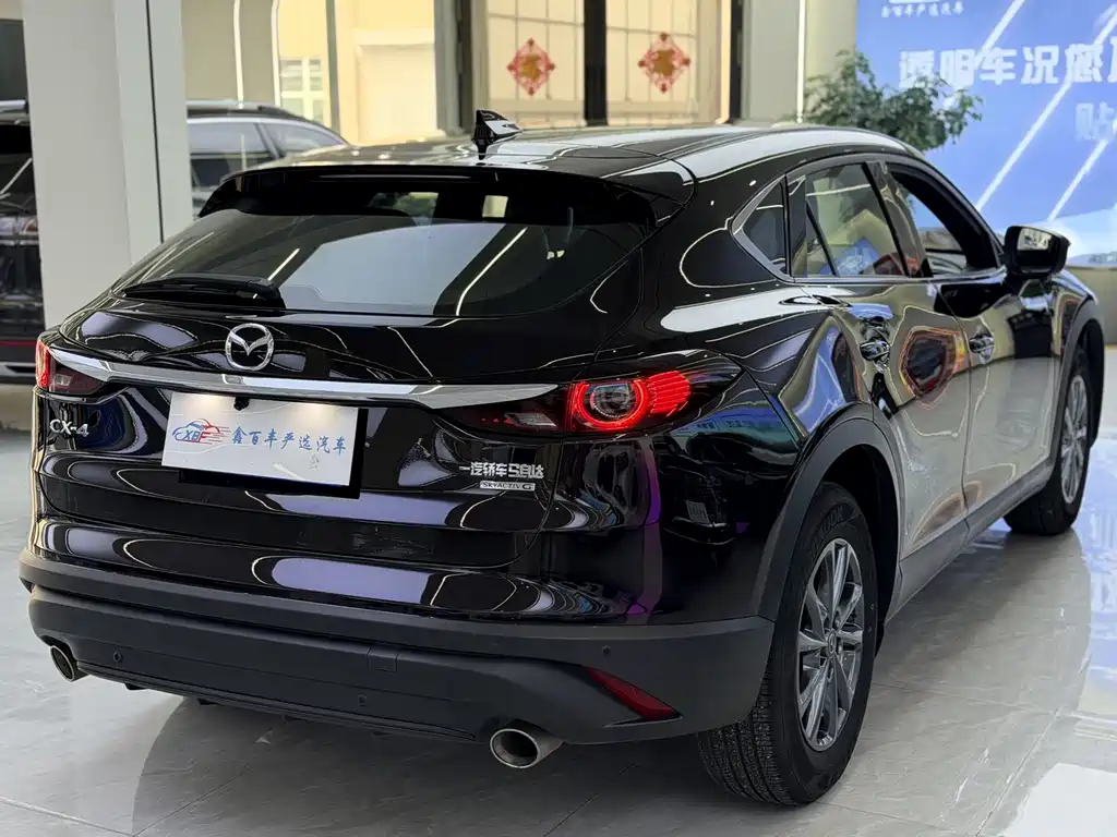 Mazda CX-4 2023 — фото 10