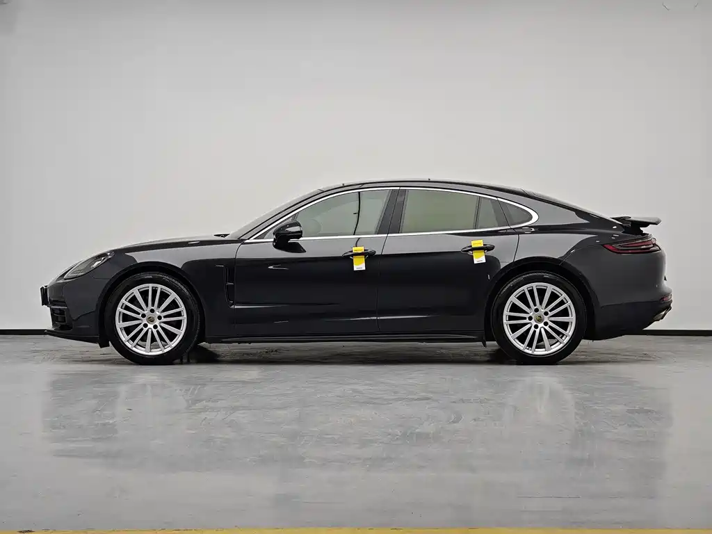 Porsche Panamera 2018 — фото 24