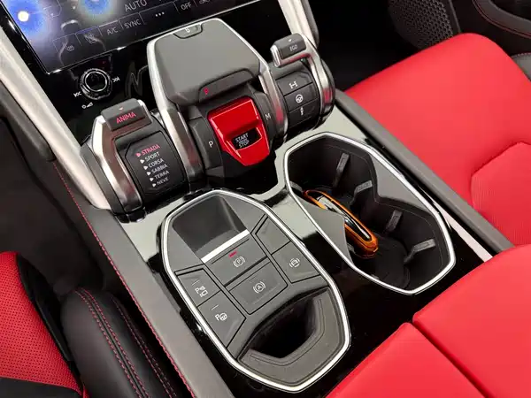 Lamborghini Urus 2021