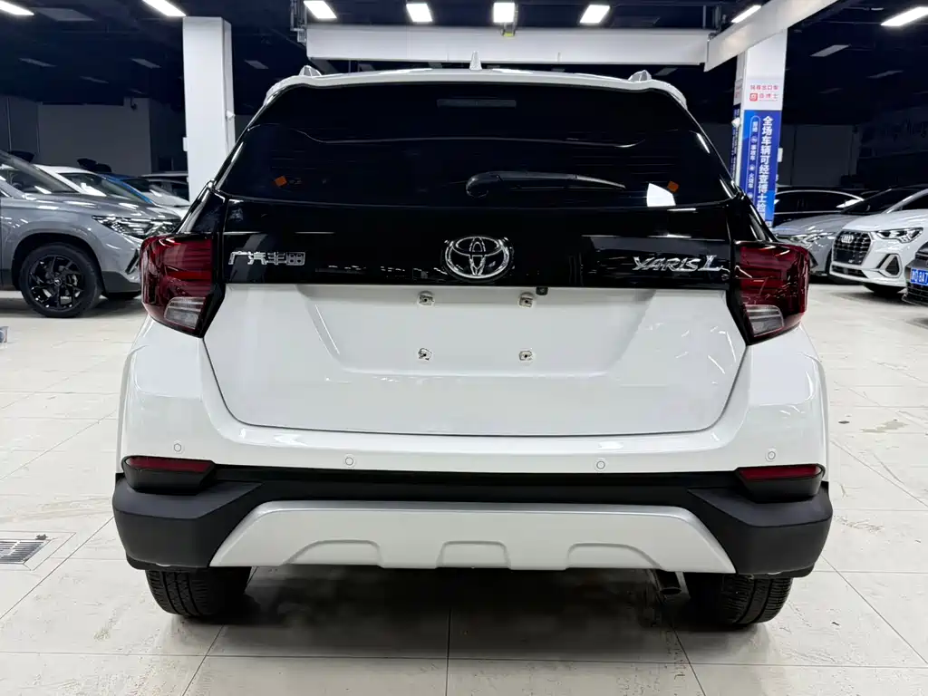Toyota Yaris L 2023