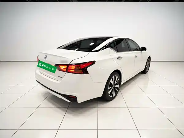 Nissan Teana 2022