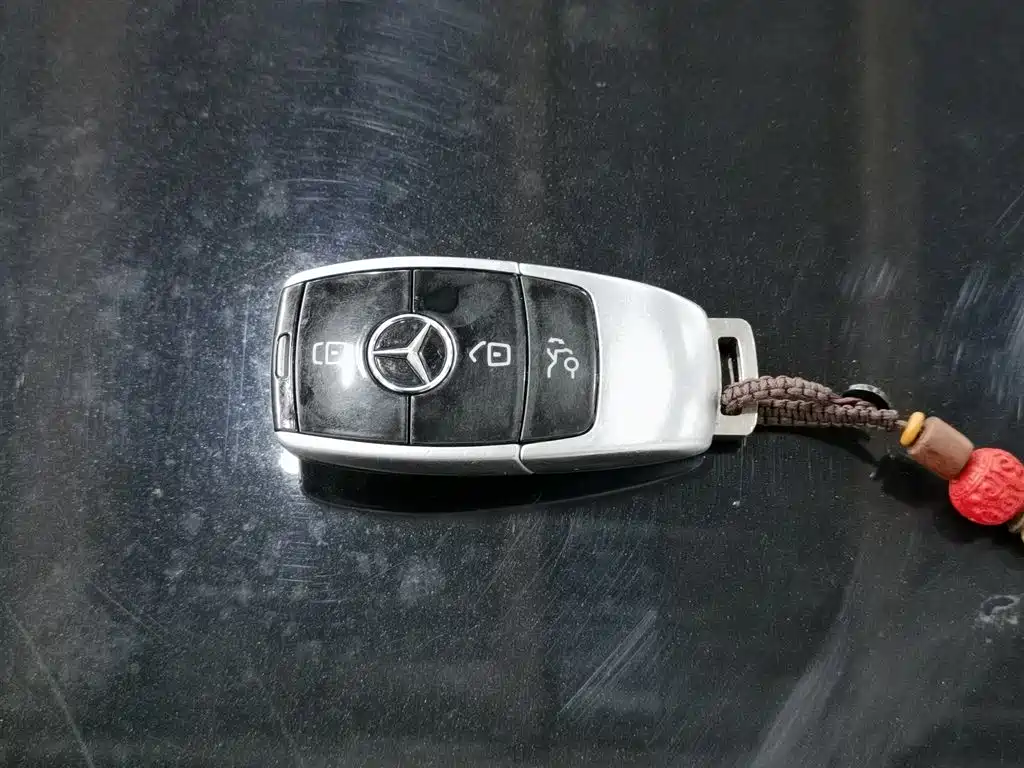 Mercedes-Benz E-Class 2020 — фото 19
