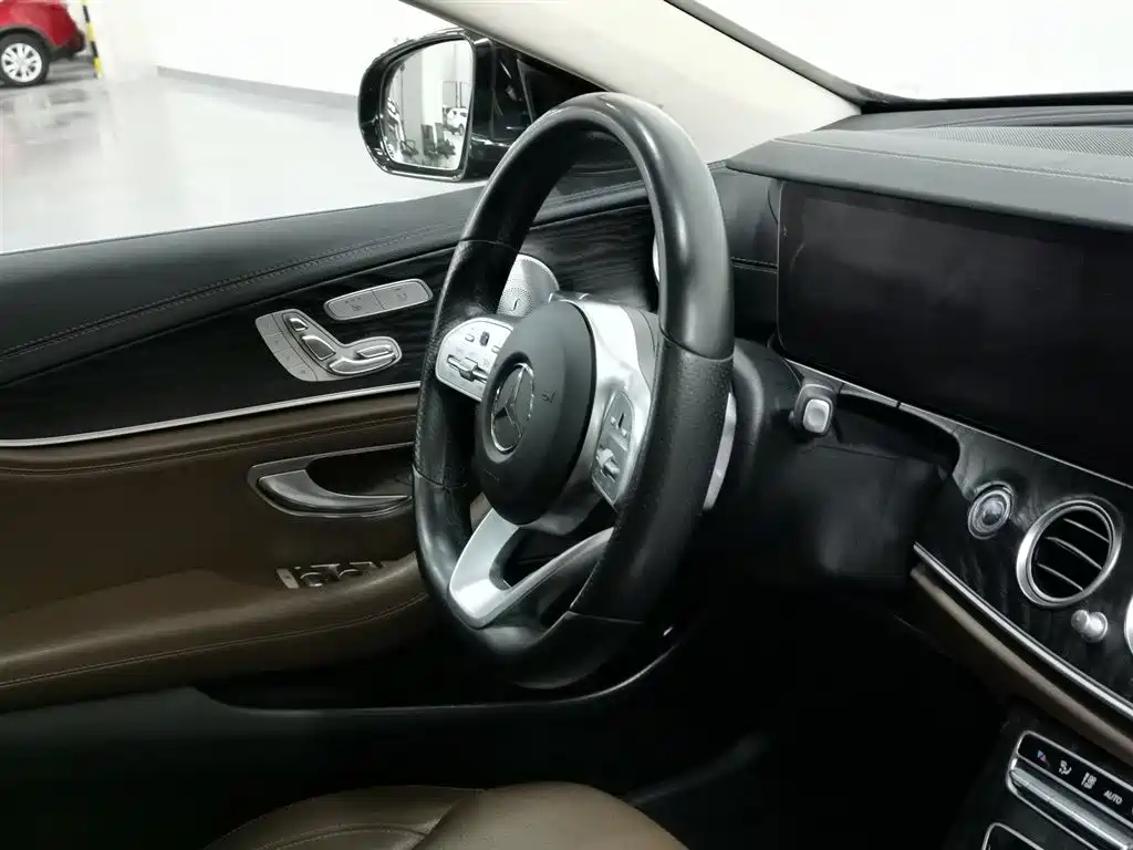 Mercedes-Benz E-Class 2020 — фото 22