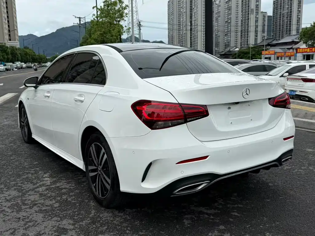 Mercedes-Benz A-Class 2019 — фото 11