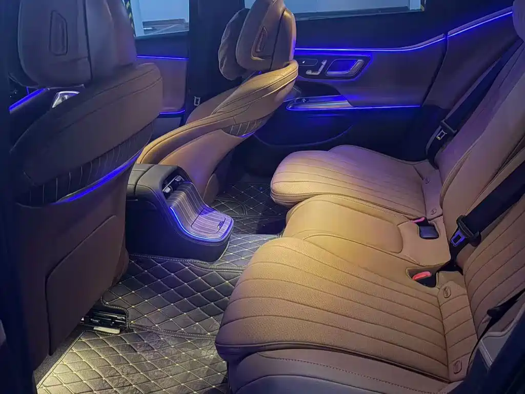 Mercedes-Benz E-Class 2025 — фото 10