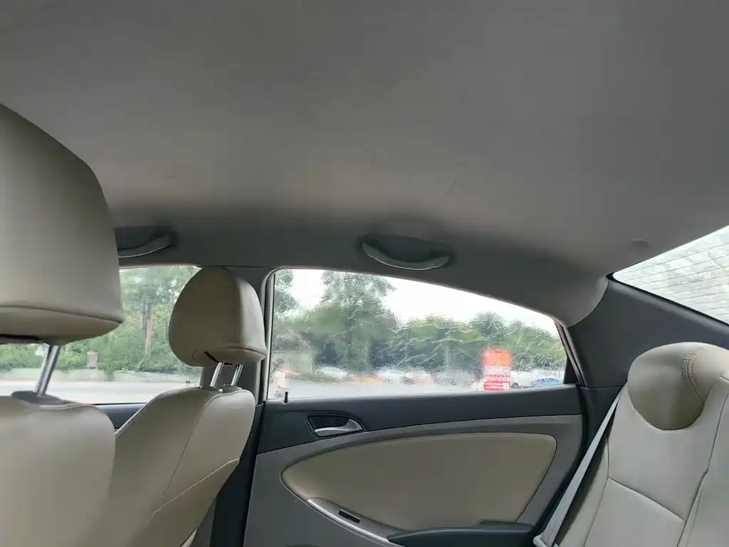 Hyundai Verna 2015 — фото 8