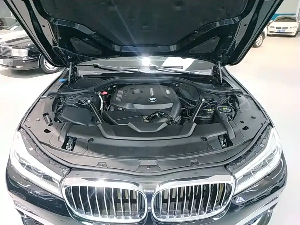 BMW 7 Series 2018 — фото 20