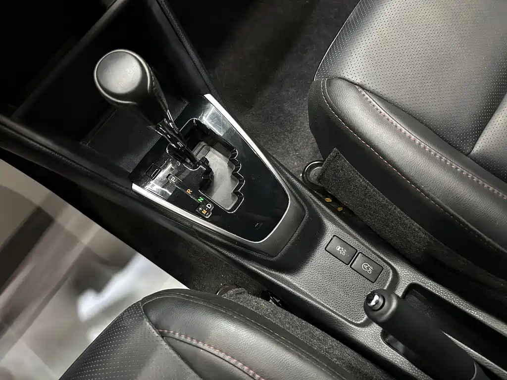 Toyota Yaris L 2022 — фото 16