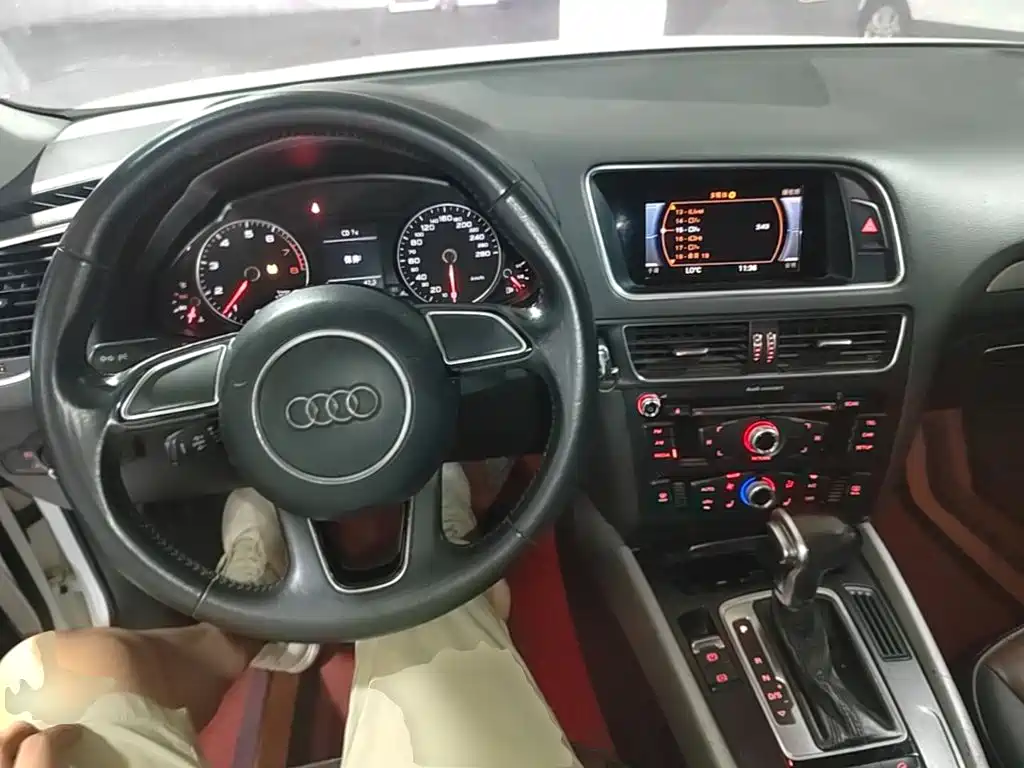 Audi Q5 2017 — фото 10