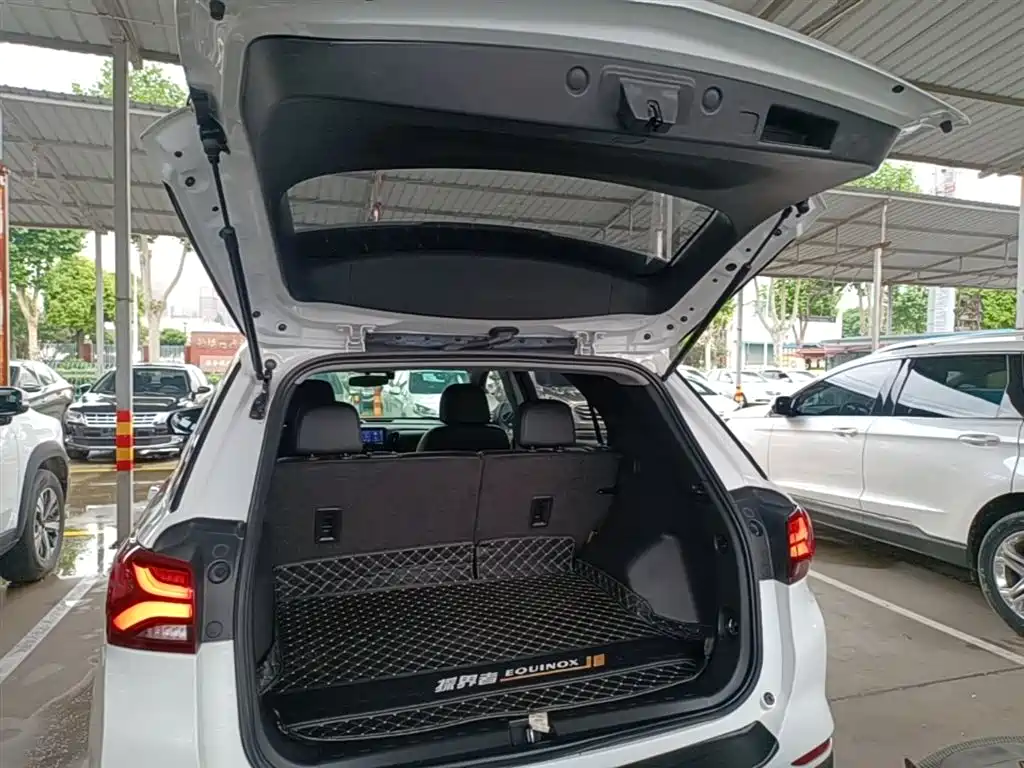 Chevrolet Equinox 2021 — фото 19