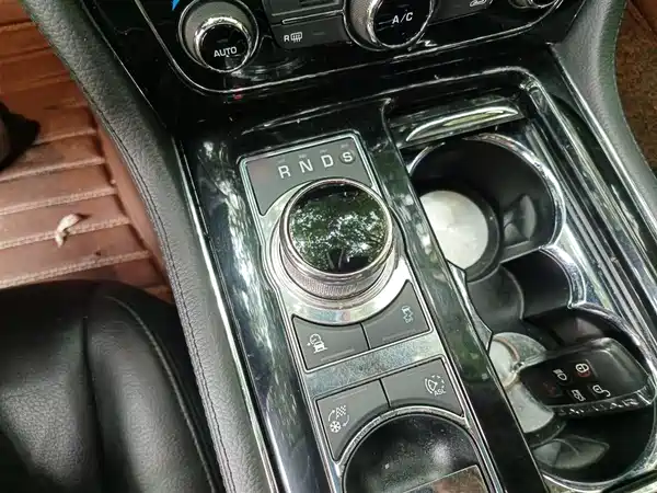 Jaguar XJ 2016