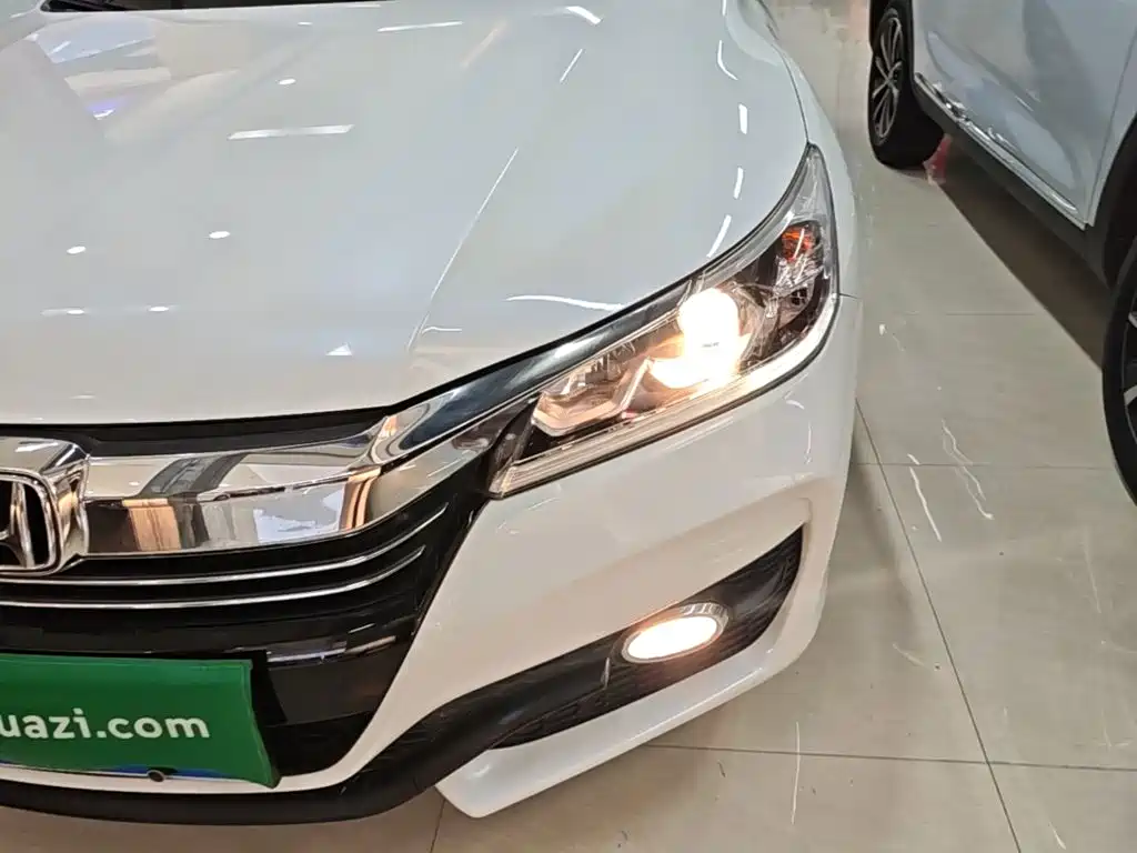 Honda Accord 2018 — фото 24