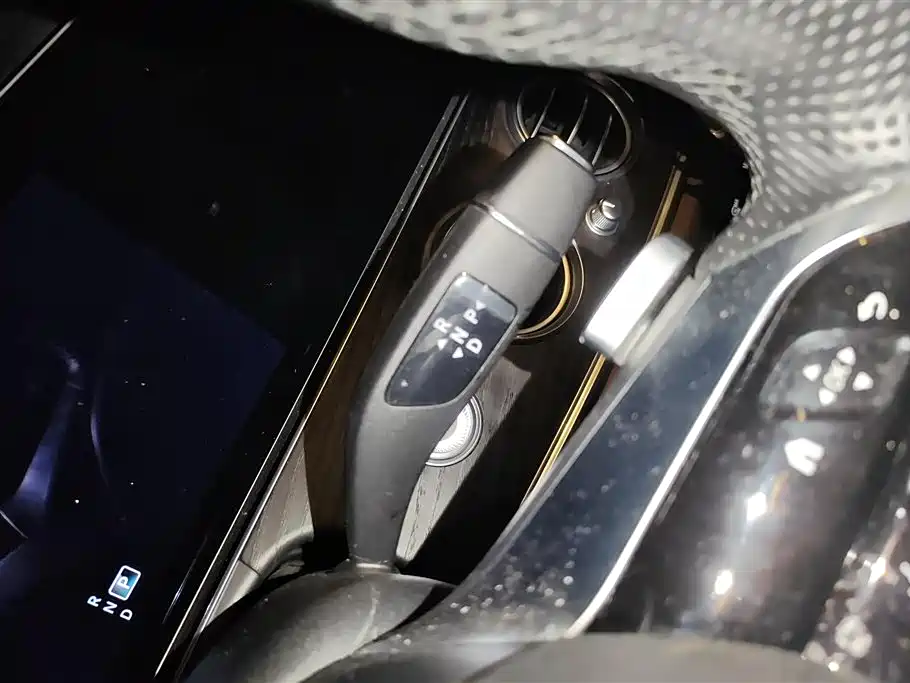 Mercedes-Benz E-Class 2022 — фото 16