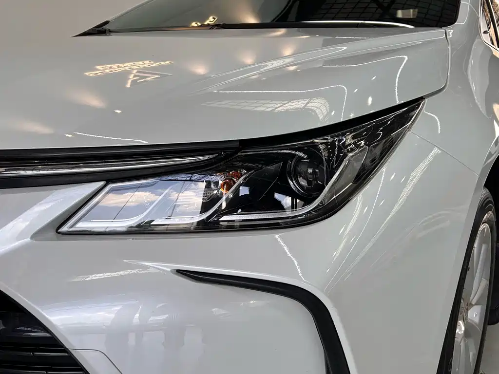 Toyota Corolla 2023 — фото 10
