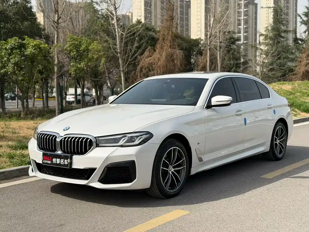 BMW 5 Series 2022 — фото 1