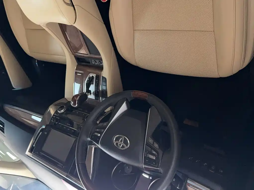 Toyota Alphard 2017 — фото 22