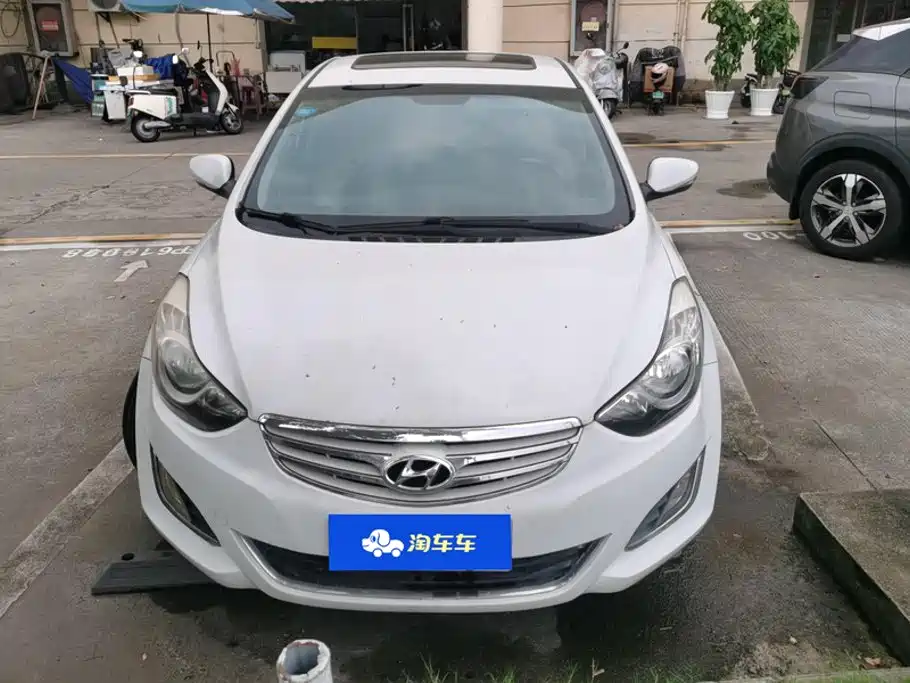 Hyundai Elantra 2012