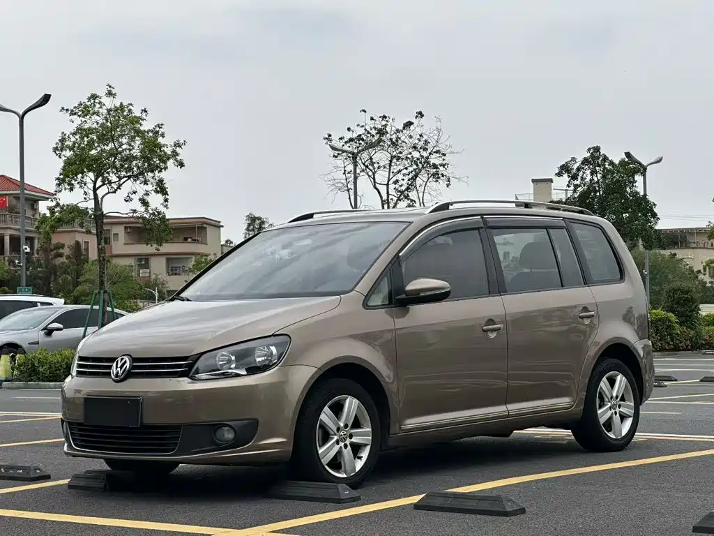 Volkswagen Touran 2015