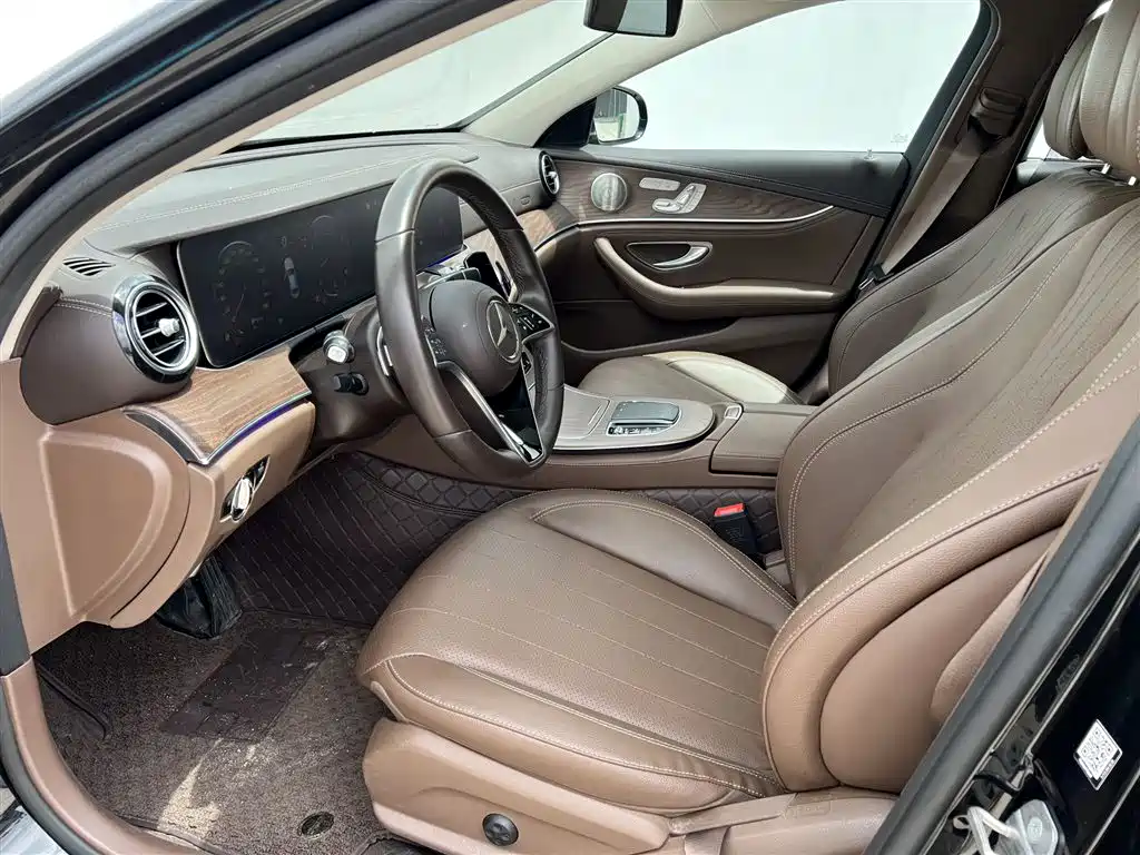 Mercedes-Benz E-Class 2023 — фото 6